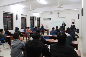 GP.Bắc Ninh - Đức cha phó Giuse huấn đức các ứng sinh Nhà Thánh Tự