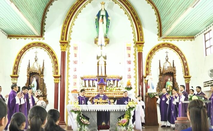 GP.Vinh - Giáo xứ Nhật Quang: Thánh lễ tạ ơn thành lập giáo xứ, đón nhận cha xứ tiên khởi và tuần chầu lượt