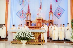 GP.Vinh - Giáo xứ Vạn Lộc: Bế mạc năm thánh kỷ niệm 100 năm thành lập giáo xứ