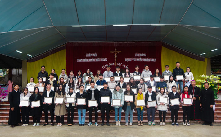 GP.Vinh - Trung tâm hành hương Trại Gáo: Thánh lễ mồng ba tết và phát học bổng Nguyễn Trường Tộ