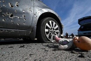 ĐTC cầu nguyện cho các trẻ em Ucraina - nạn nhân của sự kiêu hãnh của người lớn