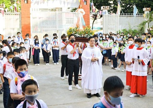 TGP.Sài Gòn - Nhà thờ Phú Hạnh: Đại lễ kính Lòng Chúa Thương Xót 24-4-2022