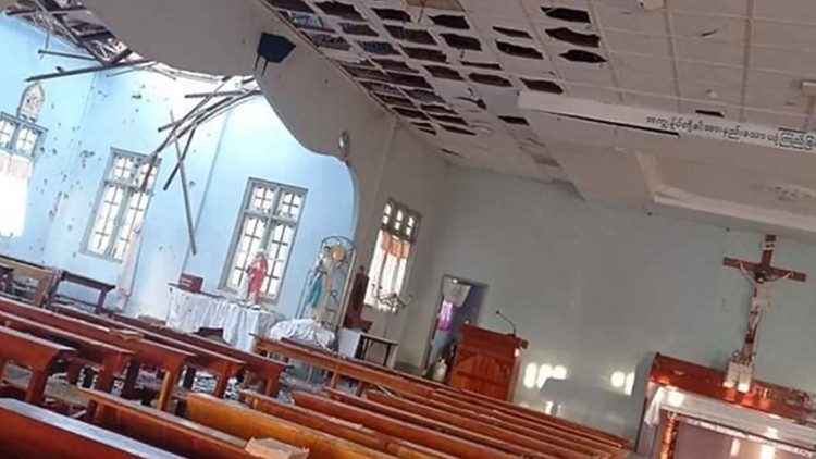Quân lính Myanmar xâm nhập nhà thờ Công giáo, giam giữ Tổng giám mục