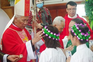 GP.Vinh - Giáo xứ Phúc Lộc: Thánh lễ ban Bí tích Thêm sức