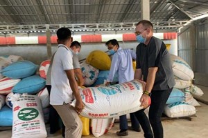 Lãnh đạo Phật giáo Campuchia vinh danh giám mục vì những đóng góp của ngài cho xã hội