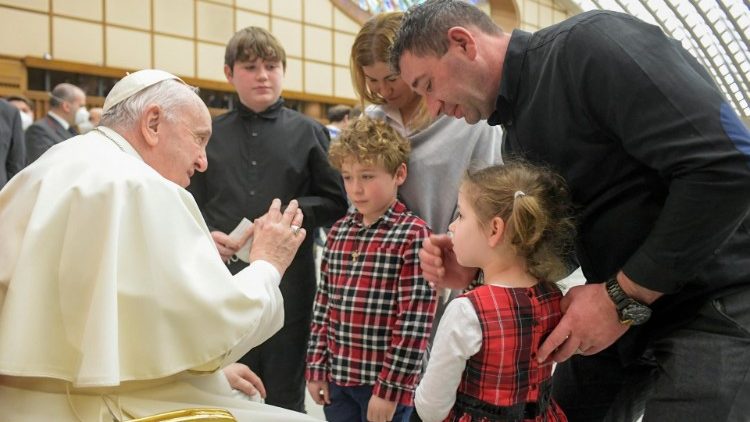 Vatican xuất bản tài liệu chuẩn bị cho người sắp cử hành bí tích hôn phối