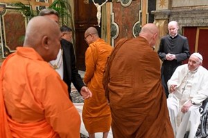 ĐTC gặp phái đoàn Phật giáo của Thái Lan