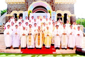 TGP.Huế - Giáo xứ Lăng Cô – Thánh Lễ Tạ Ơn Hồng Ân 130 năm lãnh nhận Đức Tin