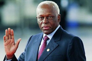 Đức Thánh Cha chia buồn về sự ra đi của cựu tổng thống Angola