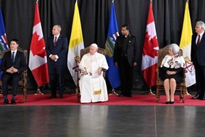 ĐTC đã đến Canada; chào đón chính thức tại phi trường Edmonton