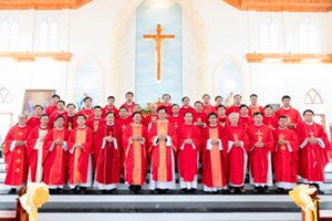 TGP.Huế - Thánh Lễ mừng kính hai Thánh Tông Đồ Phêrô và Phaolô – Bổn mạng Giáo xứ Cửa Việt
