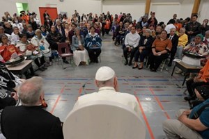 ĐTC rời Québec đến Iqaluit – Gặp riêng một số cựu học sinh các trường nội trú tại trường tiểu học ở Iqaluit