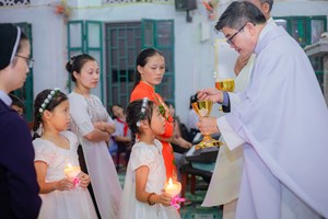 GP.Bắc Ninh - Giáo họ Cổ Pháp: Mừng lễ bổn mạng và Rước Lễ lần đầu