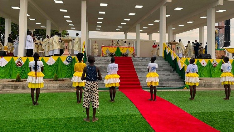 ĐHY Parolin cử hành Thánh lễ tại thủ đô Juba của Nam Sudan