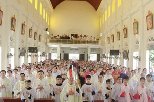 GP.Vinh - Thánh lễ cao điểm tuần chầu lượt giáo xứ Thanh Phong