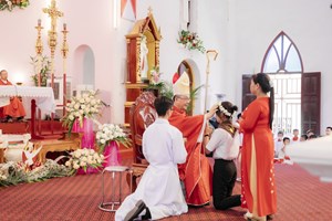 GP.Bắc Ninh - Giáo xứ Tiên Lục: Thánh lễ ban bí tích Thêm Sức