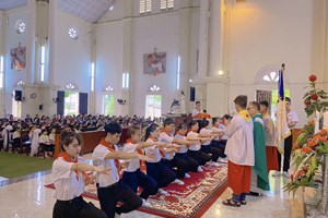 GP.Bắc Ninh - Thiếu nhi Thánh Thể Yên Mỹ mừng lễ bổn mạng