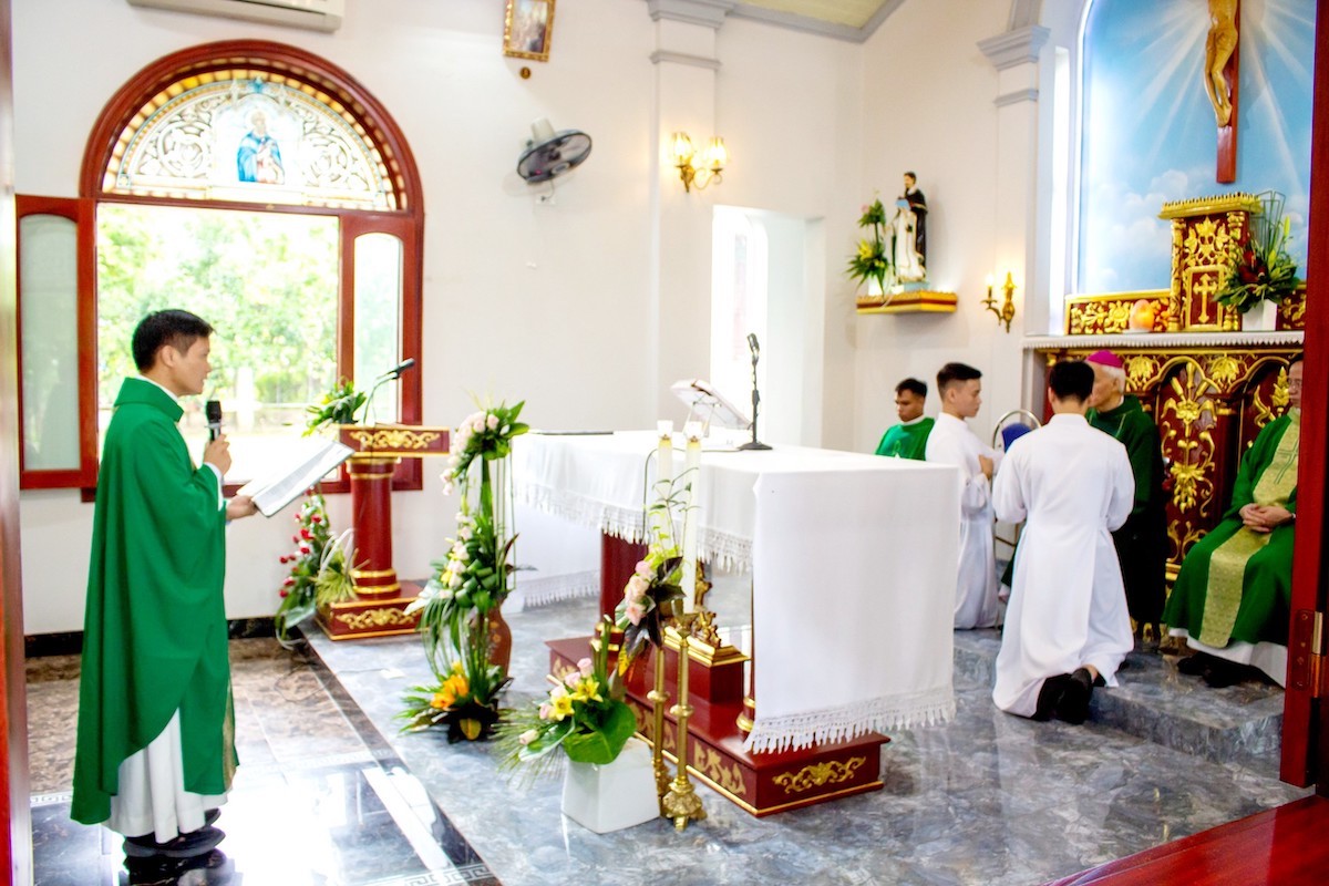 GP.Bắc Ninh - Nhà Thánh Tự: Kết thúc tuần tĩnh tâm định hướng và Thánh lễ nhận chức Giám đốc của cha Đaminh Nguyễn Văn Khang