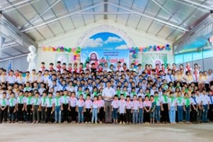 GP.Hưng Hóa - Thiếu nhi Thánh Thể giáo xứ Sông Chảy Vui Hội Chợ Hè 2022 với chủ đề: “Hãy để trẻ nhỏ đến với Thầy”