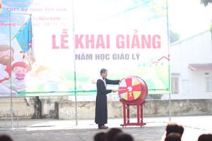 GP.Hưng Hóa - Giáo xứ Tình Lam khai giảng năm học giáo lý 2022 - 2023 và phát phần thường khuyến học cho các em thiếu nhi