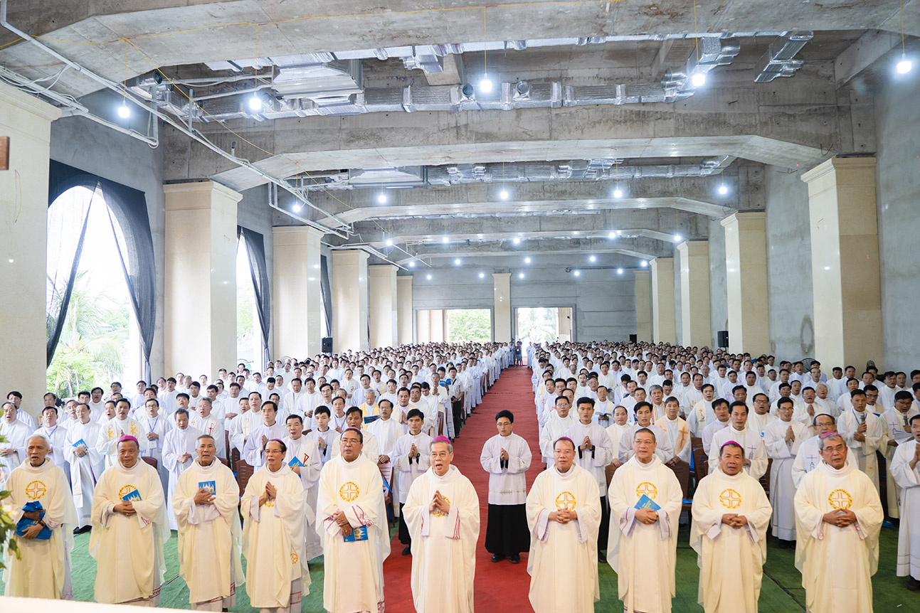 GP.Bắc Ninh - Thánh lễ bế mạc khóa thường huấn linh mục Giáo tỉnh Hà Nội đợt II năm 2022