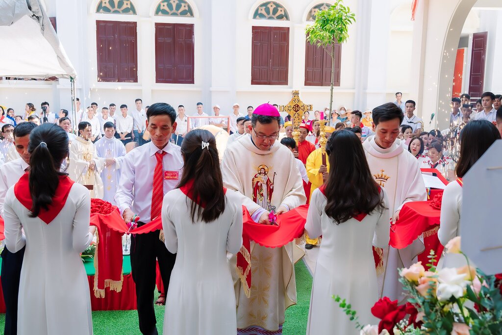 GP.Bắc Ninh - Khánh thành nhà mục vụ giáo xứ An Bài