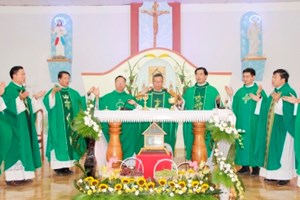 GP.Hưng Hóa - Giáo xứ Mường La hân hoan tổ chức ngày chầu lượt thay mặt Giáo phận