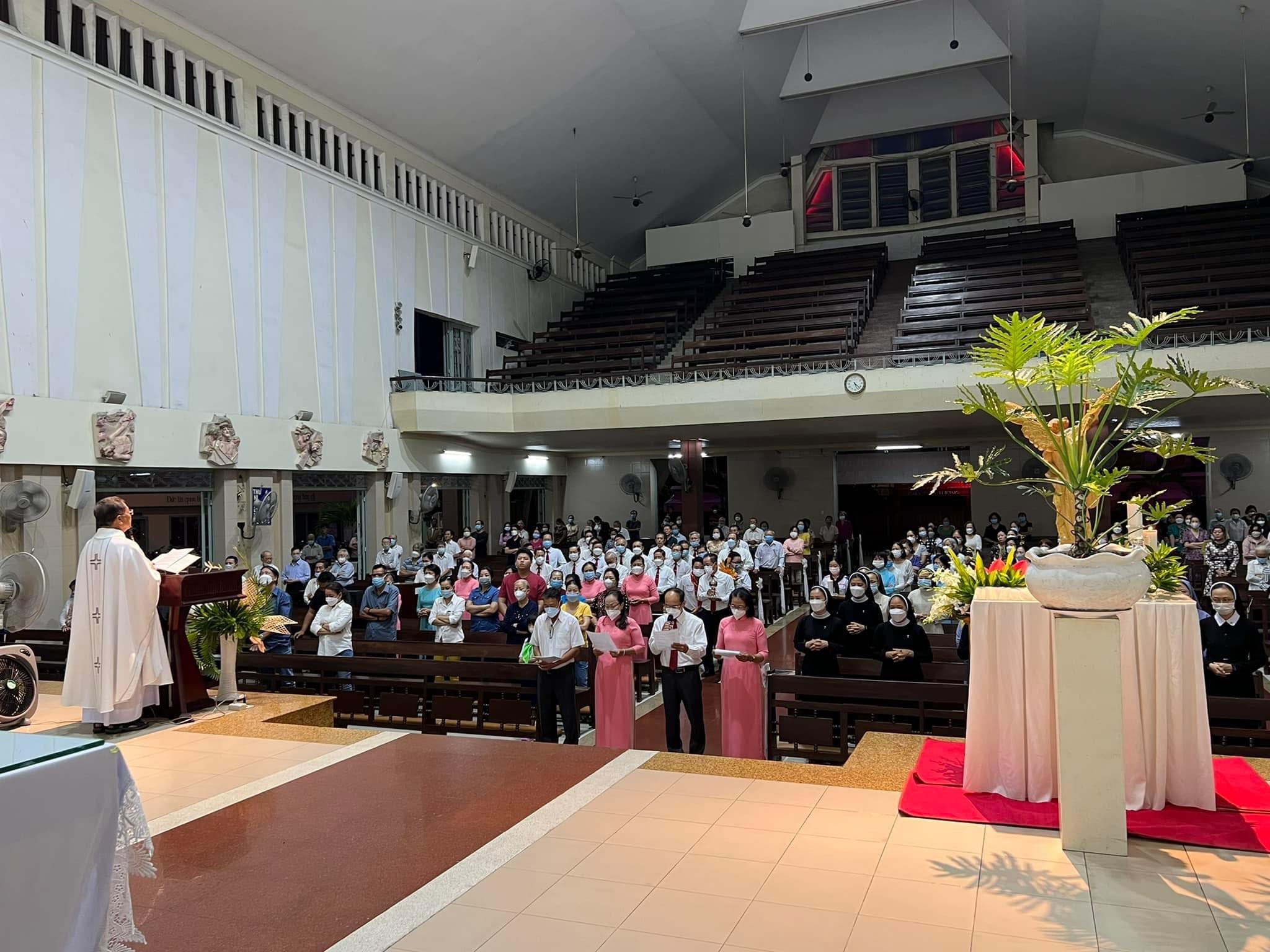 TGP.Sài Gòn - Giáo xứ Hòa Hưng: Giáo khu Micae mừng bổn mạng 2022