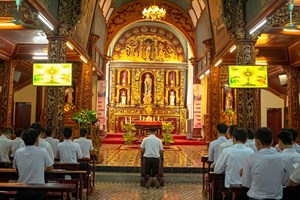 GP.Bắc Ninh - Nhà thánh Phêrô Tự chầu Thánh Thể thay cho giáo phận