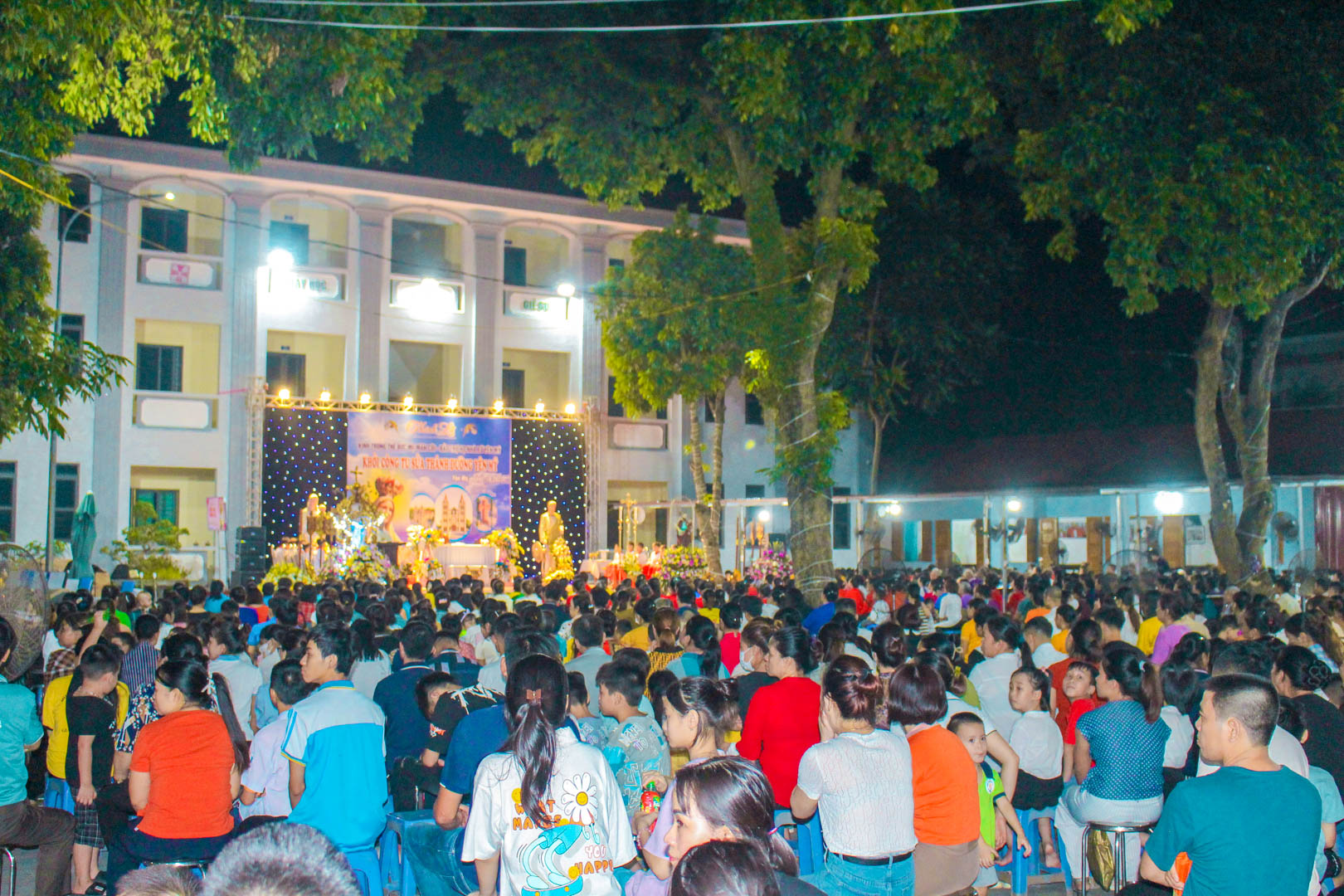 GP.Bắc Ninh - Yên Mỹ mừng lễ Quan thầy và khởi công tu sửa thánh đường Yên Mỹ