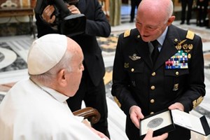 Đức Thánh Cha tiếp phái đoàn không quân Ý dịp kỷ niệm 100 năm thành lập