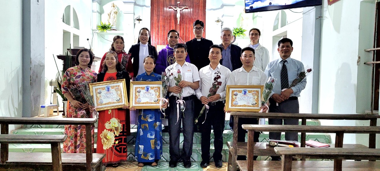 GP.Bắc Ninh - Ban hành giáo Trại Ngà tuyên hứa và lãnh bằng mãn nhiệm