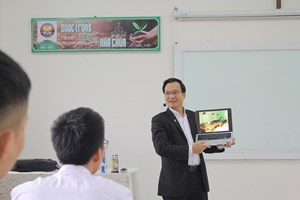 GP.Bắc Ninh - Các chú Nhà Thánh Tự gặp gỡ cha Gioan Long