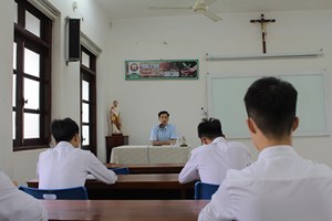 GP.Bắc Ninh - Cha Giêrônimô Nguyễn Văn Tính huấn đức các chú Nhà thánh Tự