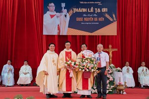 GP.Bắc Ninh - Thánh lễ tạ ơn của 10 tân linh mục giáo phận Bắc Ninh