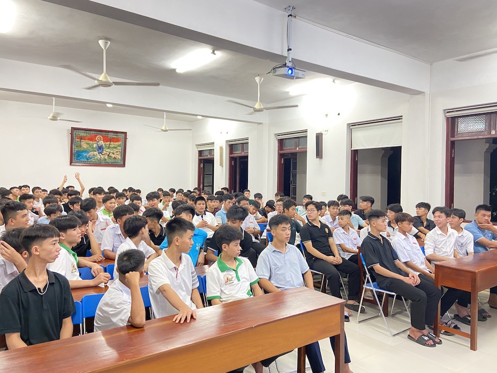 GP.Bắc Ninh - Nhà Thánh Phêrô Tự khai mạc khóa tìm hiểu ơn gọi đợt 2