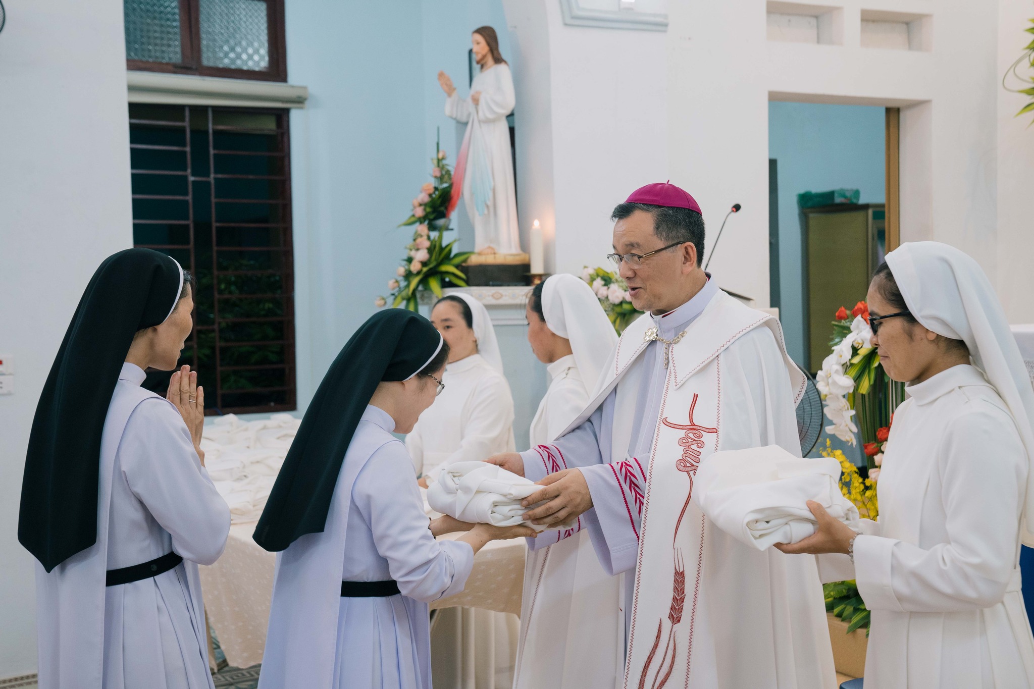 GP.Bắc Ninh - Hiệp hội Đức Maria – Mẹ Sự Sống đón nhận tu phục mới