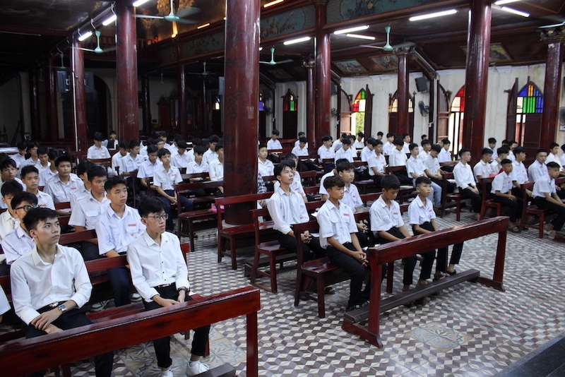 GP.Bắc Ninh - Nhà Thánh Phêrô Tự kết thúc khóa tìm hiểu ơn gọi đợt 2