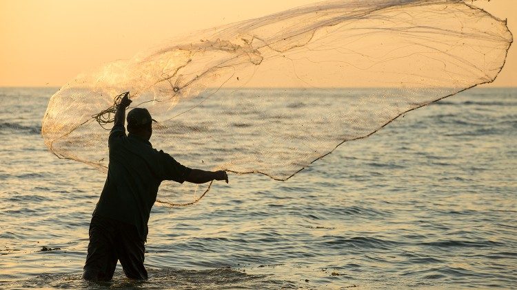 ĐHY Czerny: Giáo hội cảm ơn và gần gũi với những người làm việc trên biển