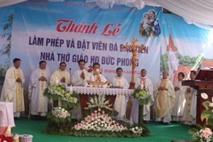 GP.Hưng Hóa - Thánh lễ làm phép và đặt viên đá đầu tiên xây dựng nhà thờ giáo họ Đức Phong