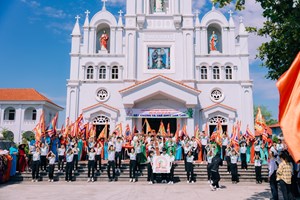 GP.Bắc Ninh - Giáo xứ Tân An cung nghinh Thánh Giá Đại hội Giới trẻ 2023