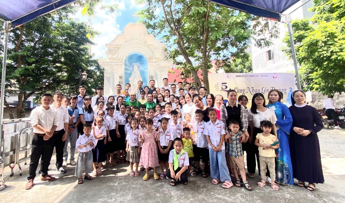 GP.Bắc Ninh - Lễ kính thánh Augustino – bổn mạng anh chị em di dân giáo họ Hoàng Mai – Đạo Ngạn