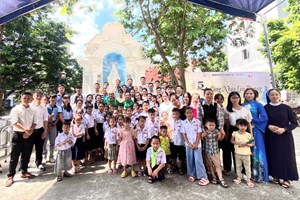 GP.Bắc Ninh - Lễ kính thánh Augustino – bổn mạng anh chị em di dân giáo họ Hoàng Mai – Đạo Ngạn