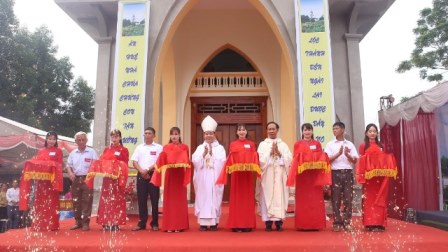 GP.Hưng Hóa - Thánh lễ tạ ơn và làm phép nhà thờ Giáo họ Tân Tiến – Giáo xứ Phú Lâm