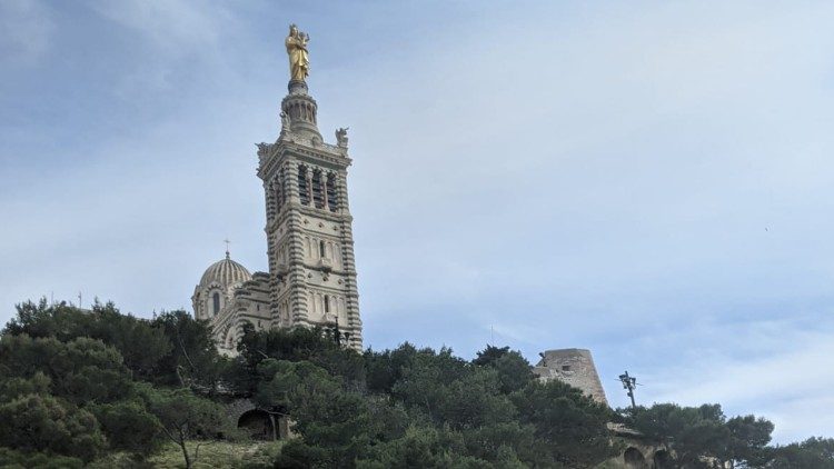 ĐTC viếng thăm Marseille vì hòa bình và việc đón tiếp người di dân