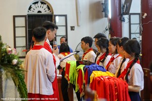 GP.Bắc Ninh - Thanh Giã: Thánh lễ tuyên hứa và nâng khăn Thiếu nhi Thánh Thể xứ đoàn Giuse Túc