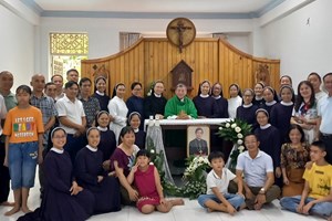 GP.Bắc Ninh - Anh chị em Bắc Ninh xa quê: Thánh lễ cầu cho Đức Cha Cố Giuse Maria