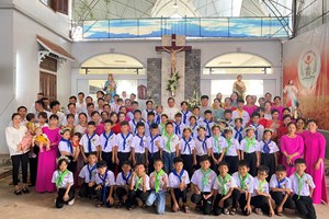 GP.Bắc Ninh - Rước lễ lần đầu tại giáo xứ Hòa An