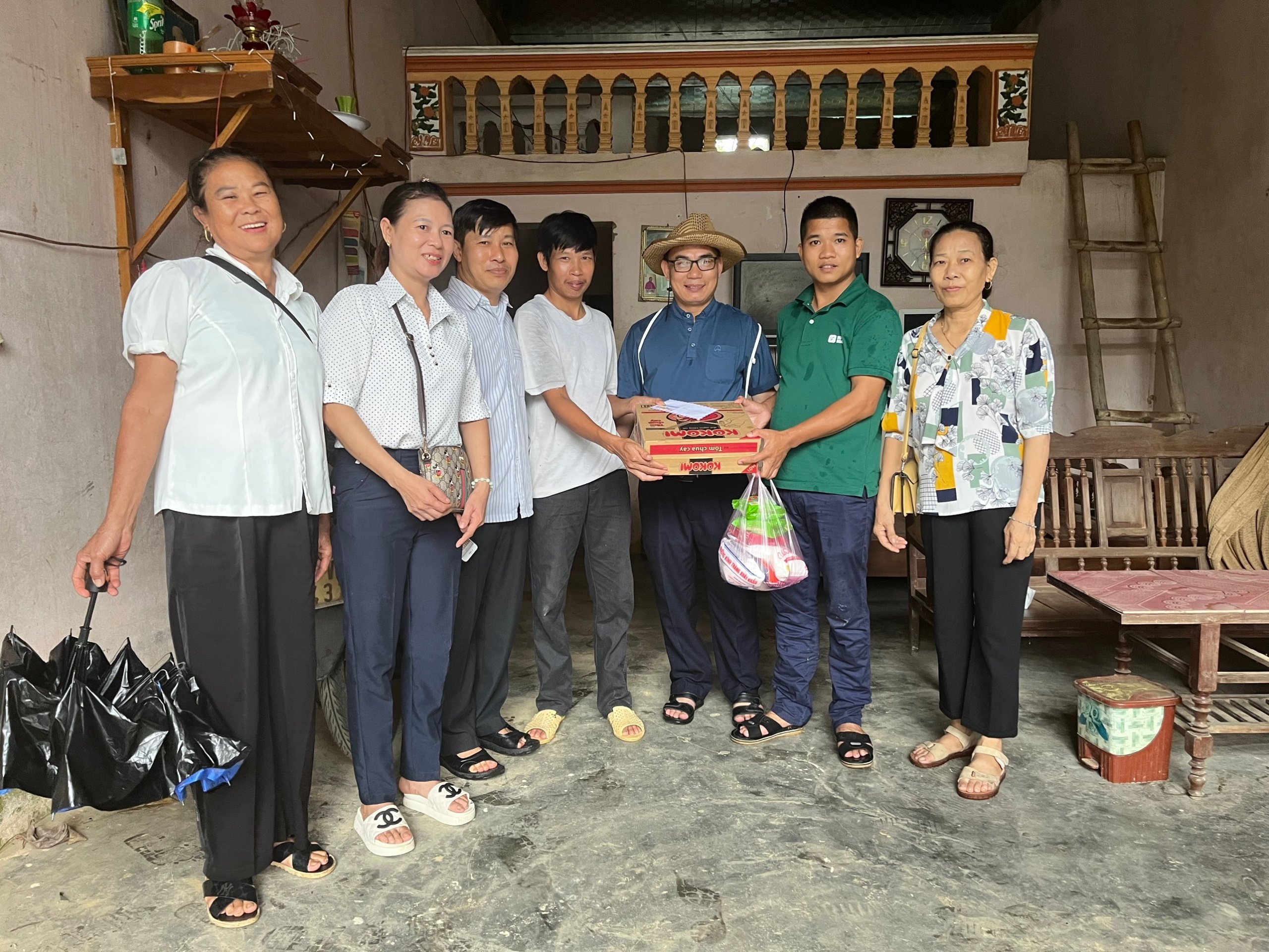 GP.Bắc Ninh - Những món quà Trung thu của hội Caritas giáo xứ Nội Bài