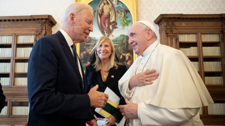 Đức Thánh Cha điện đàm với tổng thống Joe Biden